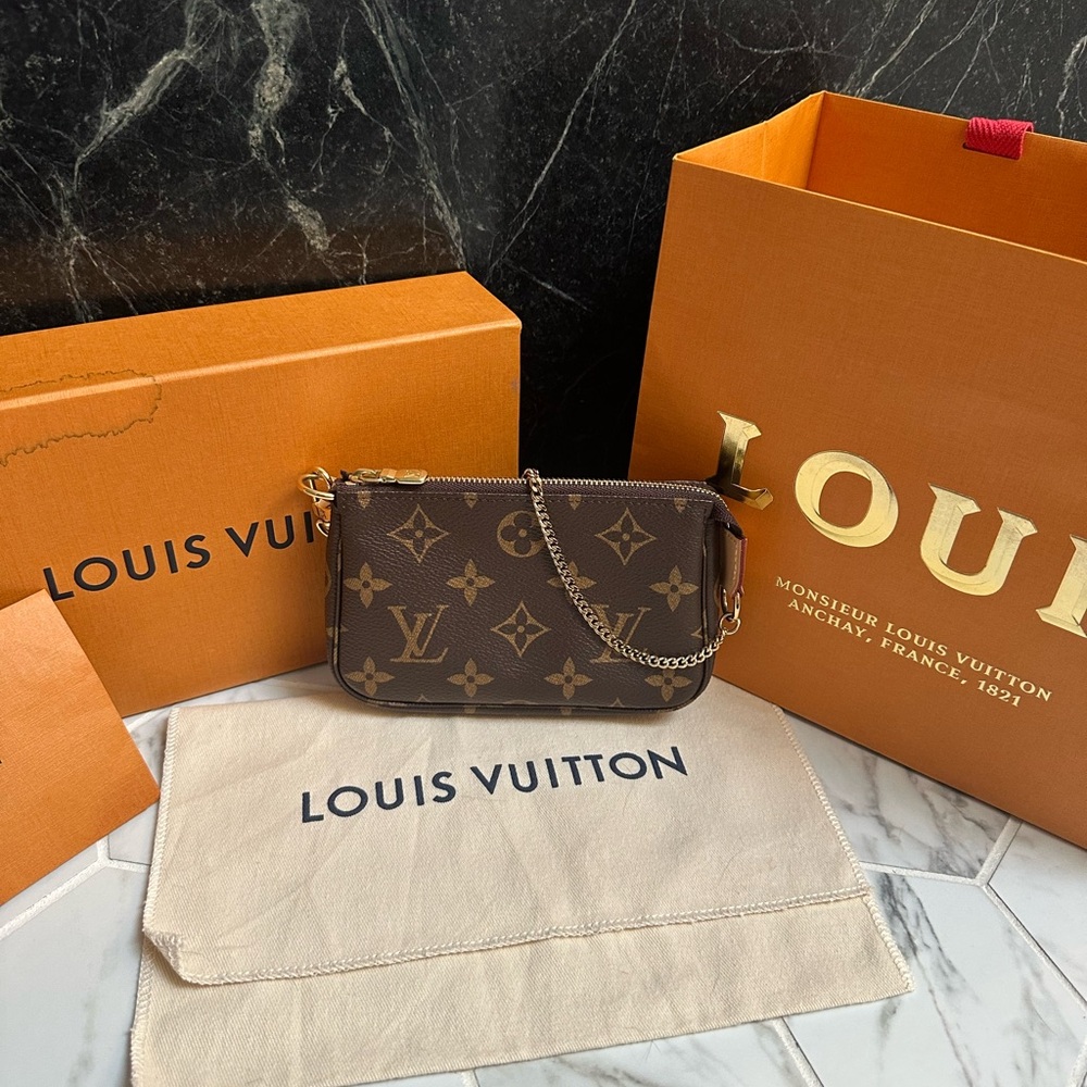 Louis vuitton mini pochette
